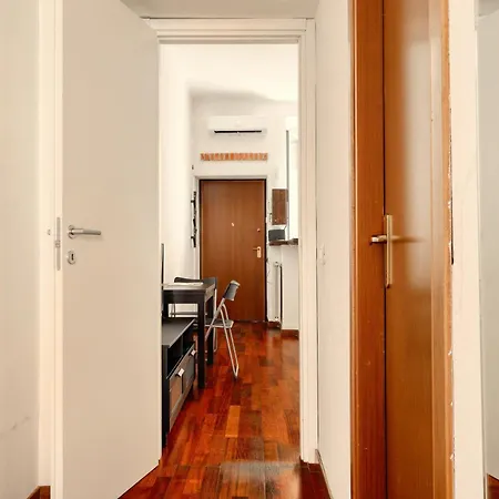 Joivy Cosy 1-Bed Flat, Easy Access To City Centre Milan Exterior photo